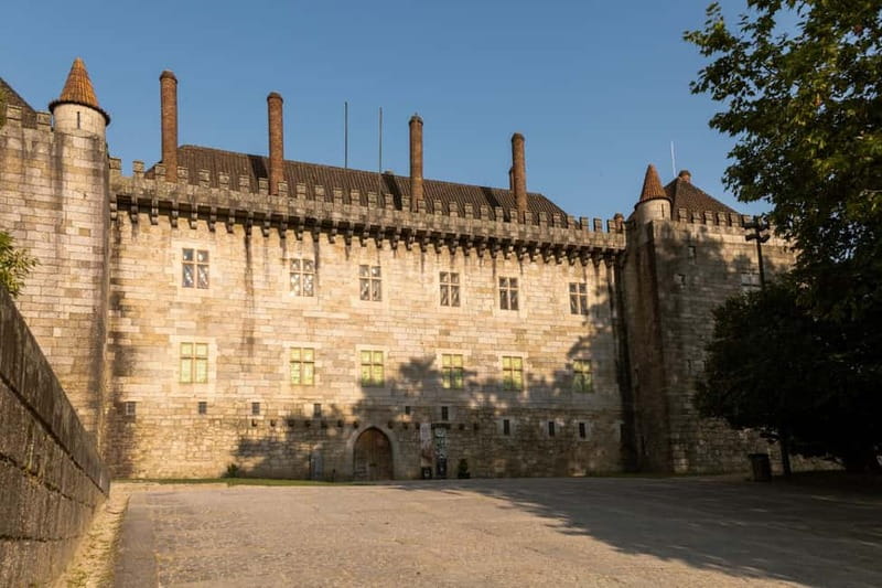 Guimarães: Highlights and Hidden Gems Walking Tour - Final Stops and the "Aqui Nasceu Portugal" Landmark