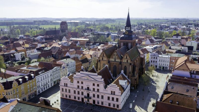 Güstrow: Guided tour of the historic city center - Enhancing Your Güstrow Experience