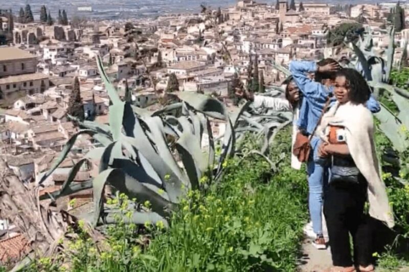 Gypsy life: Sacromonte and the caves private tour - Practical Details: Logistics and Accessibility