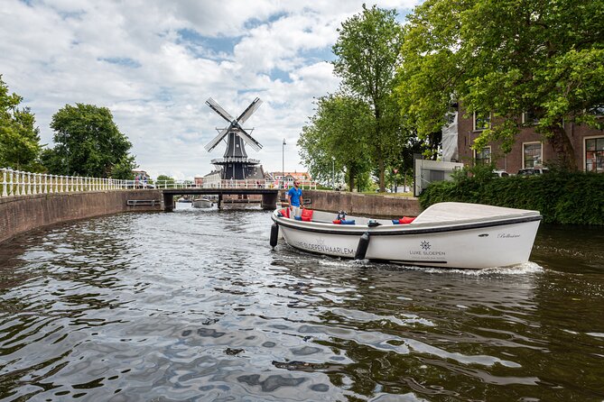Haarlem Open Canal Tour with a real live guide - Best for Who?