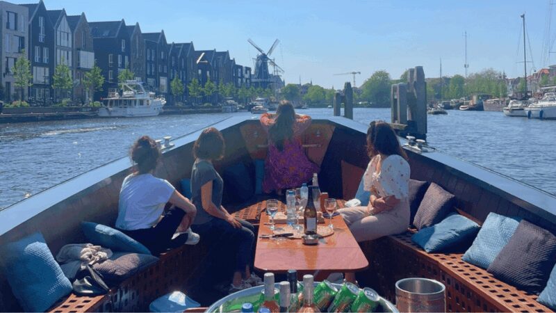 Haarlem: Sightseeing Boat Tour with Snacks and Drinks - The Guide’s Engaging Stories and Local Knowledge