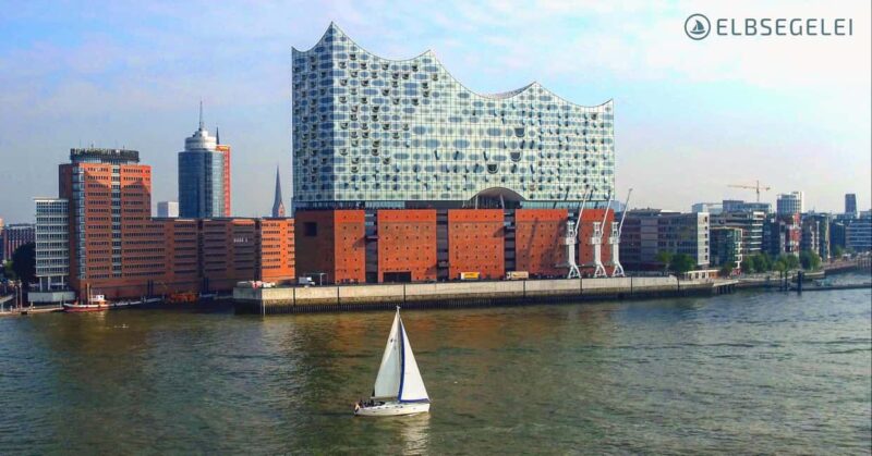 "Hafengeburtstag Hamburg" 2024. Cruise&Sail from/to Wedel - Accessibility and Group Size Limits