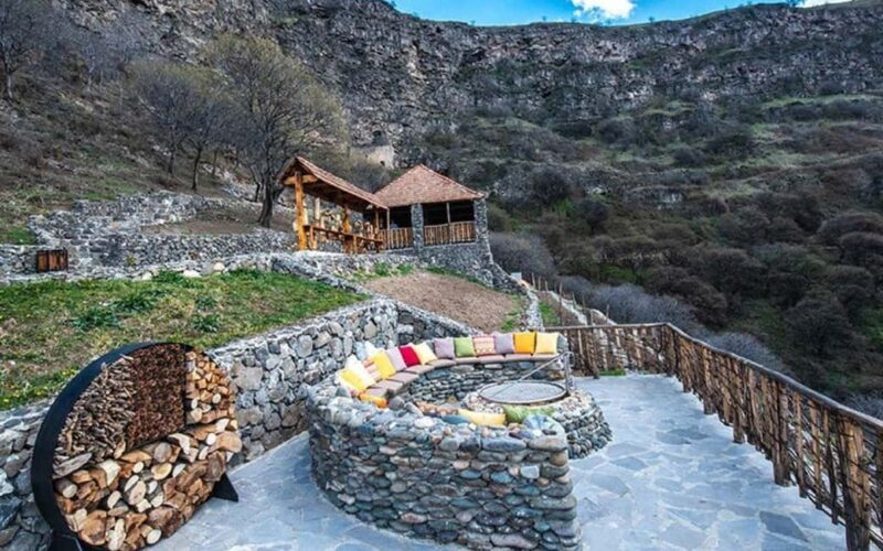 Haghpat, Sanahin & Odzun, Mendz Er or Zarni - Parni Caves - The Logistics: Transport, Guides, and Flexibility