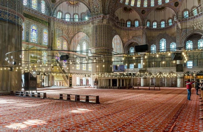 Hagia Sophia, Bosphorus cruise Blue Mosque, Small Group tour - Visiting Eyüp Sultan Mosque and the Ottoman Crown Site