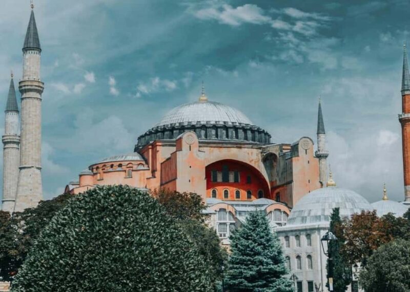 Hagia Sophia, Dolmabahce Palace & Blue Mosque Combo - Multi-Language Audio Guides for Flexible Exploration