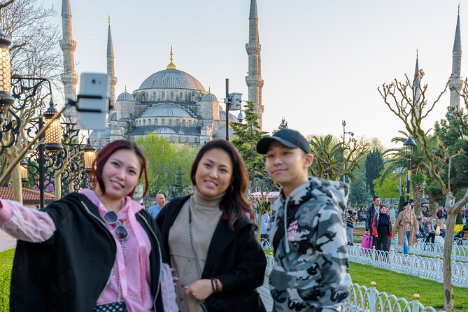Hagia Sophia, Hippodrome & Blue Mosque and Grand Bazaar Guided Tour - Exploring the Blue Mosque with a 1-Hour Visit