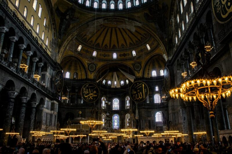 Hagia Sophia under the Stars: Evening Tour - Private Tour - The Starting Point at Sultan Ahmet Park and Meeting Details