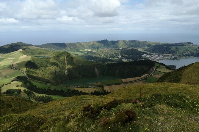 Half-Day 4x4 Tour to Lagoa das Sete Cidades - Practical Details: Booking, Cancellation, and Group Size
