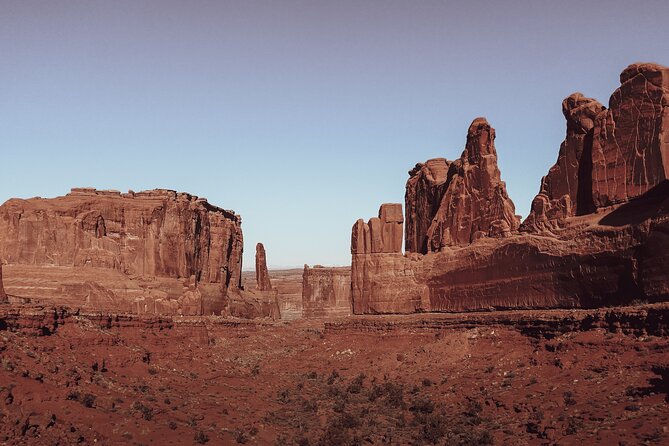 Half Day Arches 4x4 with Delicate Arch Hike - What Makes This Tour Stand Out: Expert Guides and Customization