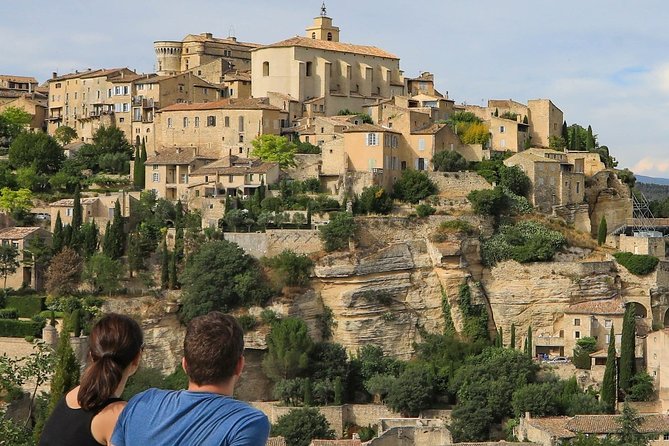 Half-Day Baux de Provence and Luberon Tour from Avignon - Tour Guide Personalities and Customer Satisfaction
