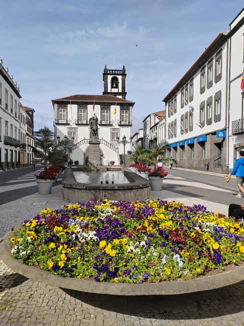 Half Day City Tour in Beautiful Ponta Delgada DE/EN/PT - Key Points