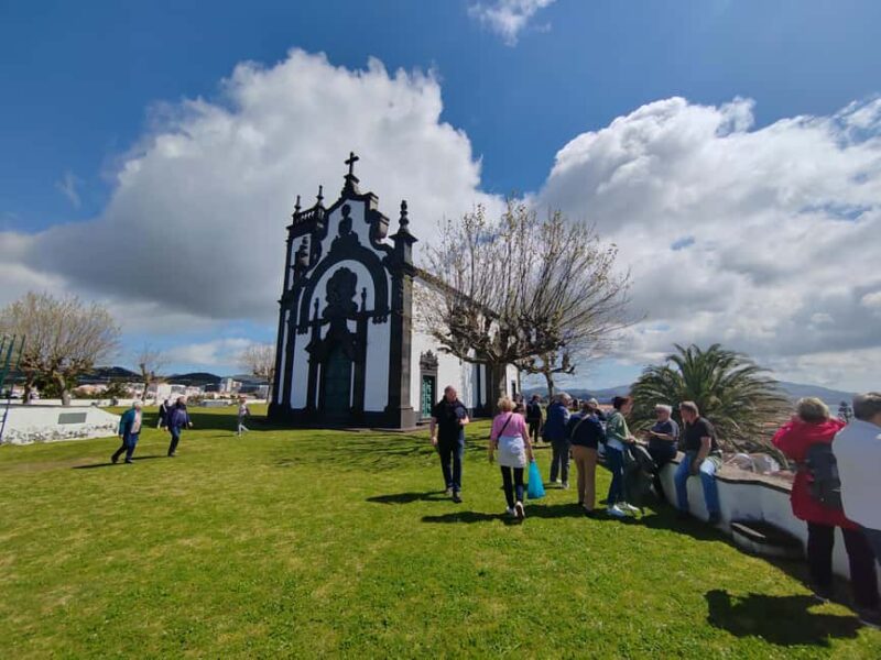 Half Day City Tour in Beautiful Ponta Delgada DE/EN/PT - Visiting the Santo Cristo dos Milagres Sanctuary