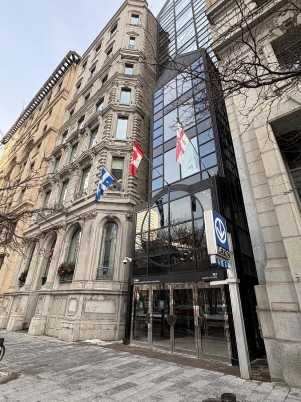 Half day city tour Montreal luxury SUV - The Biosphere and Views of the Montreal Skyline