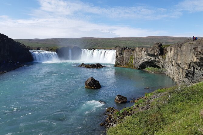 Half-Day Combo Tour to Goðafoss, Laufas and The Christmas House - The Christmas House: Year-Round Festive Charm