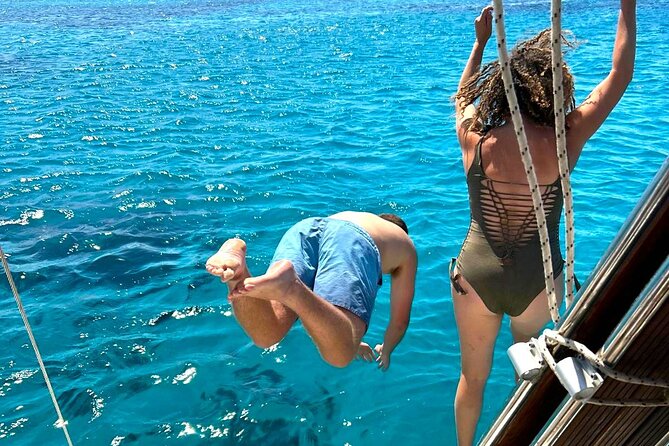 Half day cruise between the Turquoise Shades with Paros Sail - Return to Aliki and the Musical Atmosphere