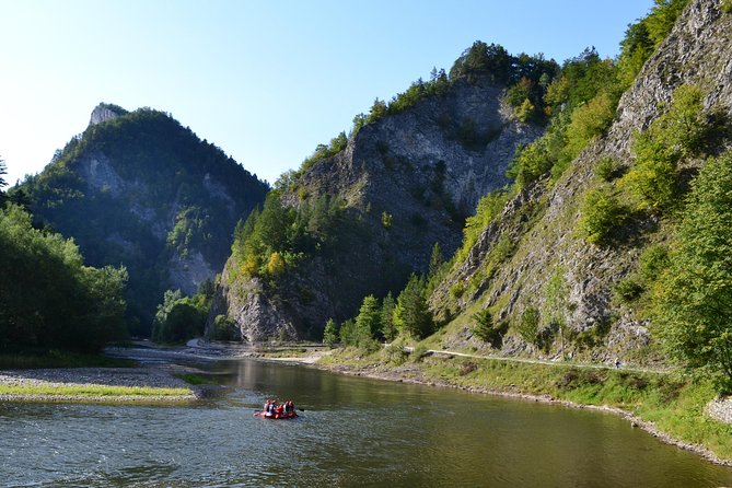 Half-Day Dunajec River Rafting tour from Krakow - Weather Considerations and Cancellation Policy