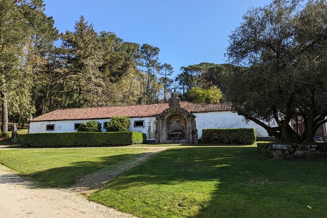 Half-day excursion around Santiago - Discovering the Romanesque Beauty of the Collegiate Church of Sar
