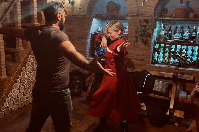 Half-Day Famous Georgian Supra Feast - Logistics: Meeting Point, Group Size, and Timing