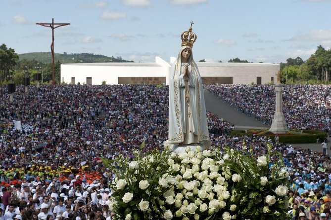 Half Day Fatima Shrine - Private Tour from Lisbon - How the Tour Starts: Hotel Pickup and Journey to Fátima