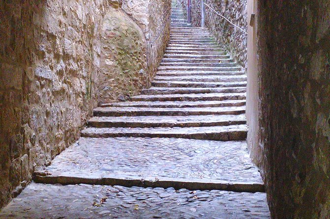 Half-Day Game Of Thrones Walking Tour in Girona with a Guide - Girona GOT Tour: Who Will Love It?