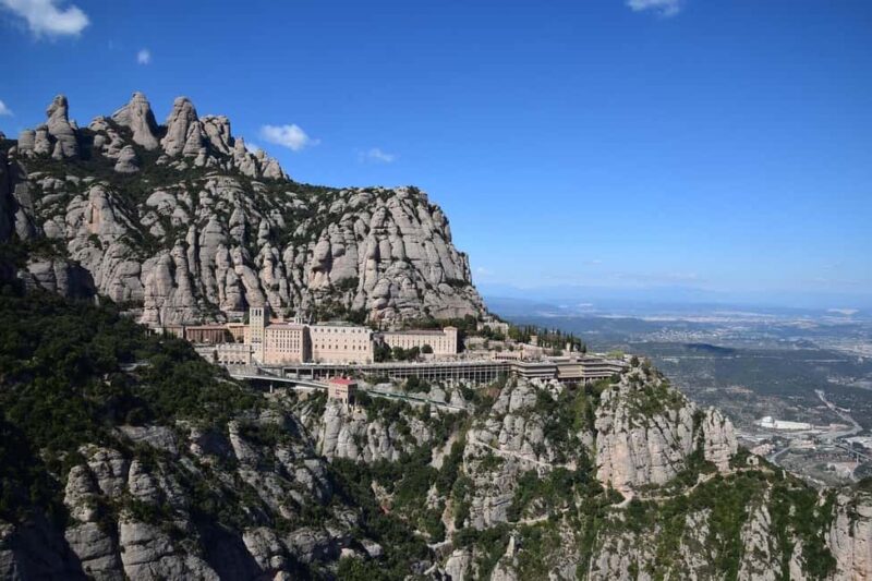 Half-Day Guided Tour of Montserrat & Sagrada Familia - Key Points