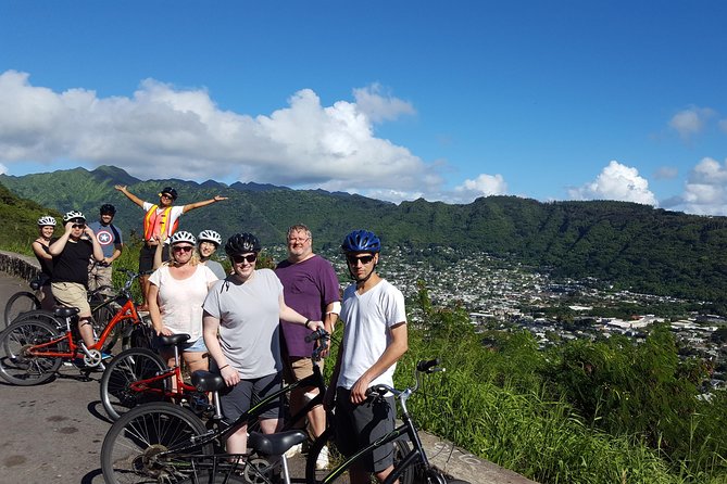 Half Day Oahu Combo Adventure: Bike, Sail and Snorkel - From Mountain Roads to the Kewalo Basin Catamaran
