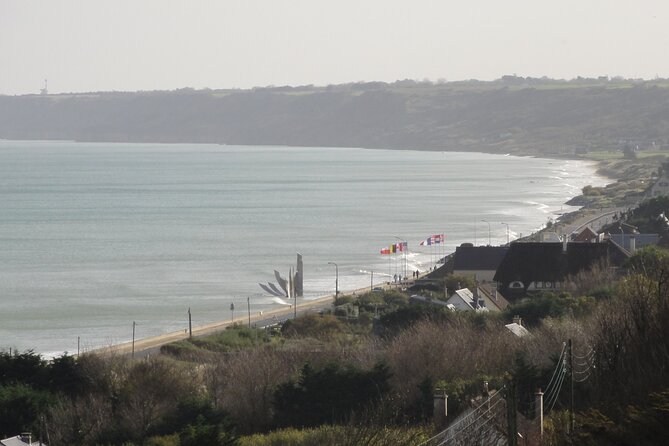 Half Day Omaha Beach & Pointe du Hoc DDay Tour from Bayeux - Colleville-sur-Mer Cemetery: Honor and Remembrance