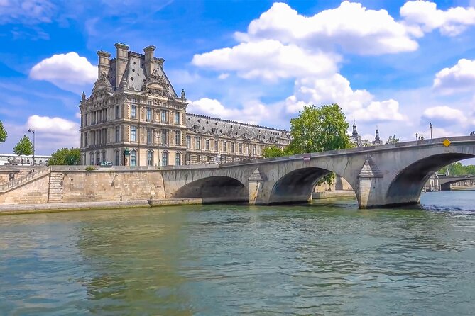 Half Day Paris Cruise & Walking Tours: Eiffel, Louvre, Notre-Dame - Exploring Place de la Concorde