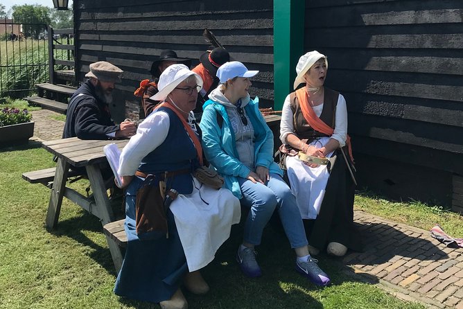 Half-Day Private Guided Sightseeing Tour of Zaanse Schans - Closer Look at Wooden Clogs and Traditional Crafts