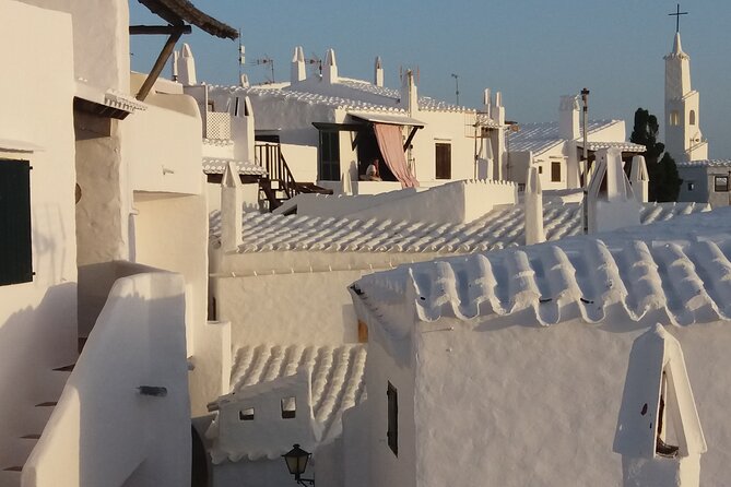 Half-day Private Menorca Mahon and Surroundings Tour - Sipping Drinks at the Cliffside Cova d’en Xoroi