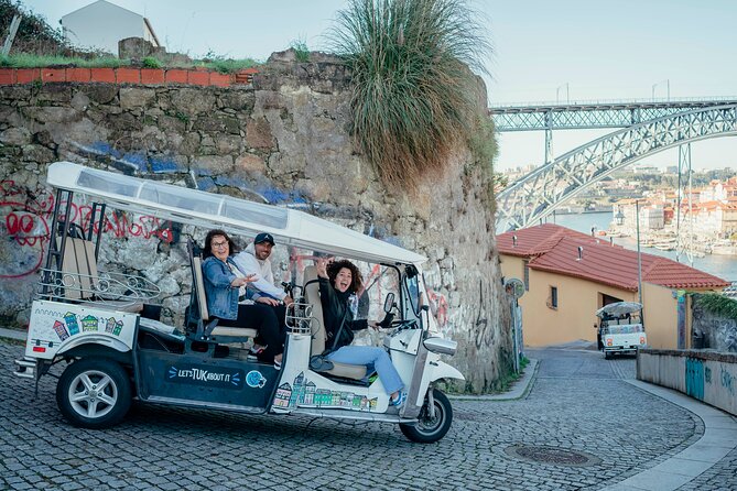 Half Day Private Tour of Porto and Afurada Village on a Tuk Tuk - Admiring the Palacio da Bolsa and São Francisco Church