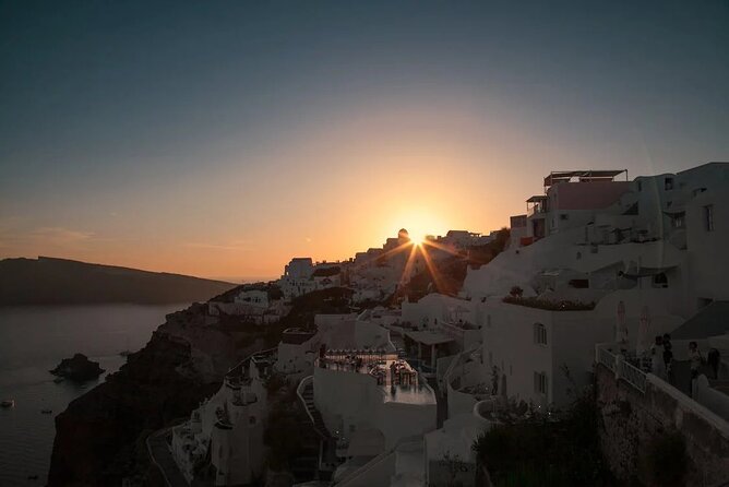 Half Day Santorini Tour with Sunset in Oia - The Guide’s Role in Elevating the Tour
