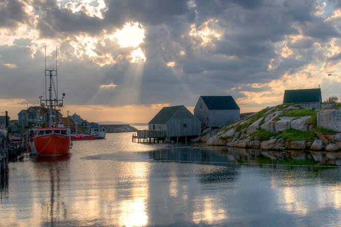 Half Day Small Group Tour in Peggy's Cove and Titanic Cemetery - Key Points
