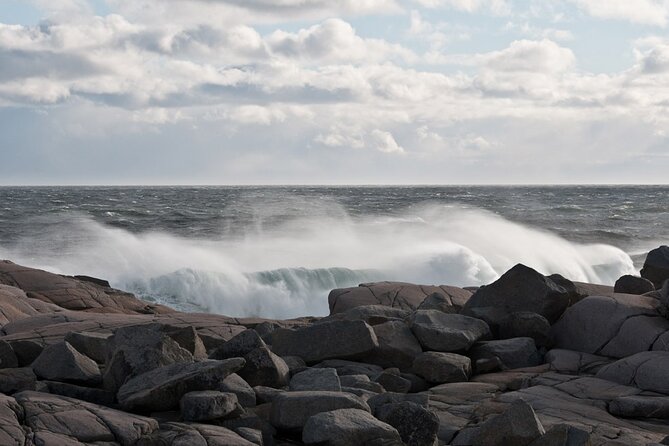 Half Day Small Group Tour in Peggy's Cove and Titanic Cemetery - Visiting Halifax’s Titanic Cemetery at Fairview Lawn