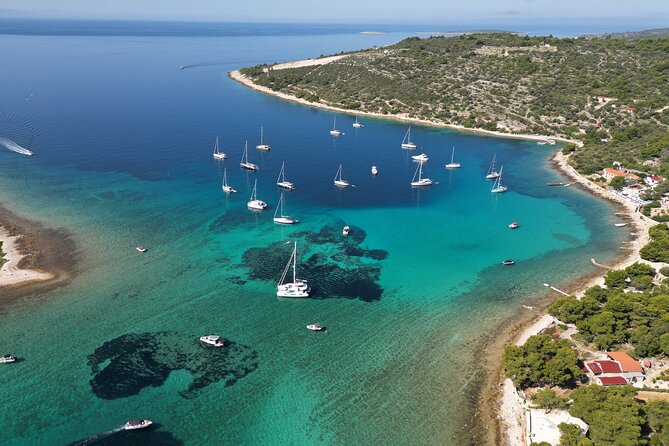 Half Day Speedboat Tour with Blue Lagoon (from Trogir) - Exploring Maslinica: A Charming 15th-Century Village