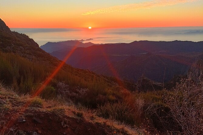 Half day Tour From 0 To 1818 Meters To Pico Do Arieiro Sunrise - Key Points