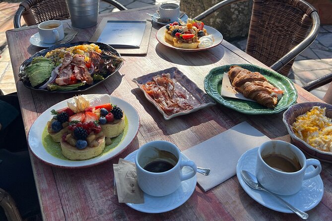 Half-Day Tour in Cascais / Sintra with Brunch and Wine Tasting - Casa da Guia: Shopping, Relaxation, and Sea Views