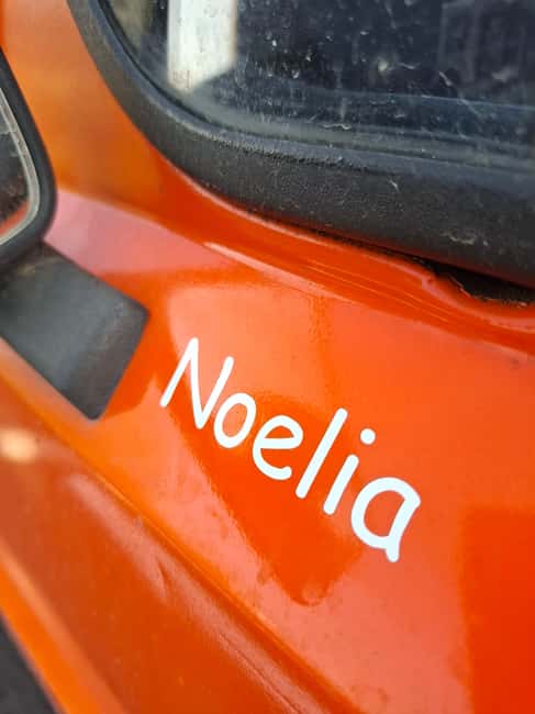 Half-day tours (without a driver) in a Renault 4L - The Pickup and Vehicle Deposit Process