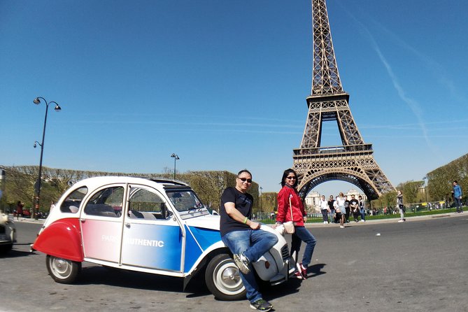 Half day trip in Paris in a vintage and convertible car with a Parisian - Key Points