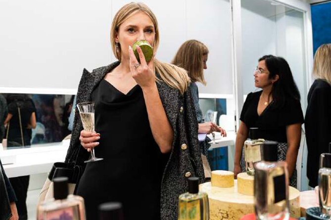 Half day Walking tour, Paris Sights and Fun Perfume Experience - Key Points