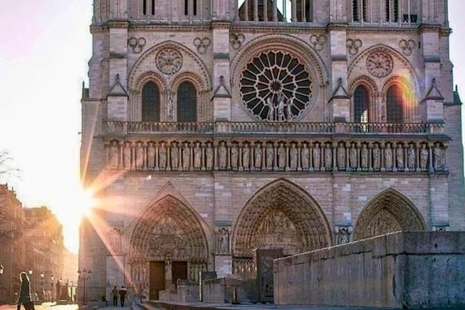 Half day Walking tour, Paris Sights and Fun Perfume Experience - Iconic Parisian Spots and Cultural Highlights