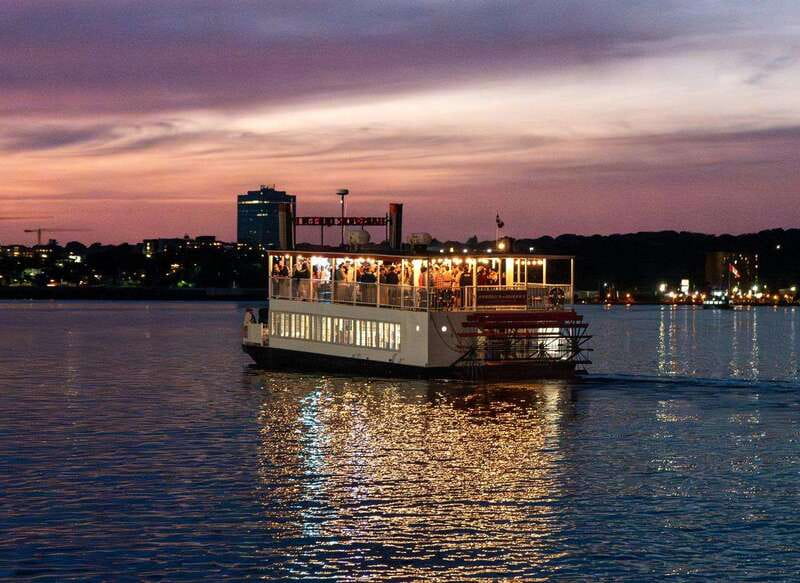 Halifax: Party Cruise on the Harbour Queen - Halifax: Party Cruise on the Harbour Queen
