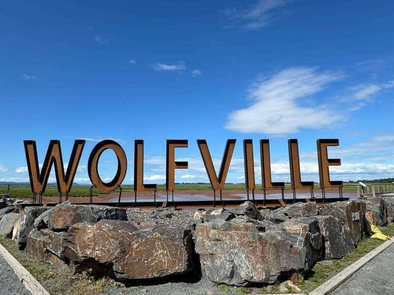 Halifax: Peggy's Cove, Lunenburg, and Annapolis Valley Tour - Key Points