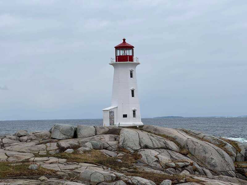 Halifax: Peggy's Cove, Lunenburg, and Annapolis Valley Tour - Discover the UNESCO Heritage Charm of Lunenburg