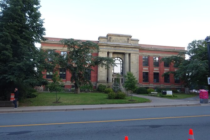 Halifax self-guided walking tour and scavenger hunt - Starting Point at Halifax Public Gardens and First Challenges