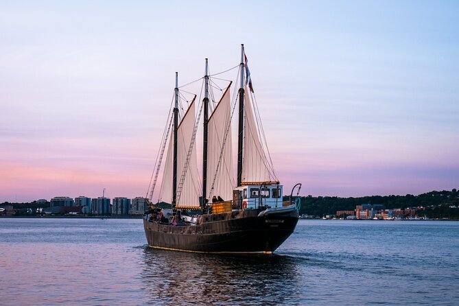 Halifax Sunset Cruise Ft. a Live Musician - Halifax Sunset Cruise Ft. a Live Musician: A Relaxing Evening on the Water