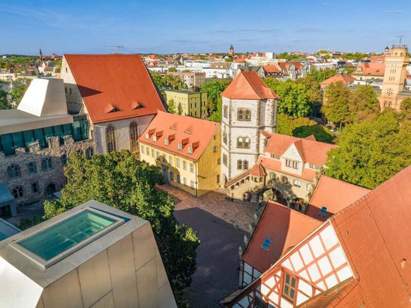 Halle (Saale) : Die Stadtrundfahrt mit dem Bus - Halle (Saale) Bus Tour: A Practical and Comfortable City Snapshot