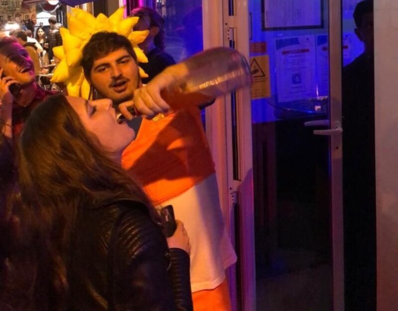 Halloween Haunts: Lisbon Pub Crawl Experience - VIP Entry into a Haunted Club