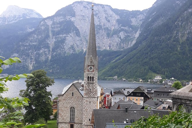 Hallstatt Day Trip from Vienna With Skywalk Lift Option - Navigating Crowds and Wait Times