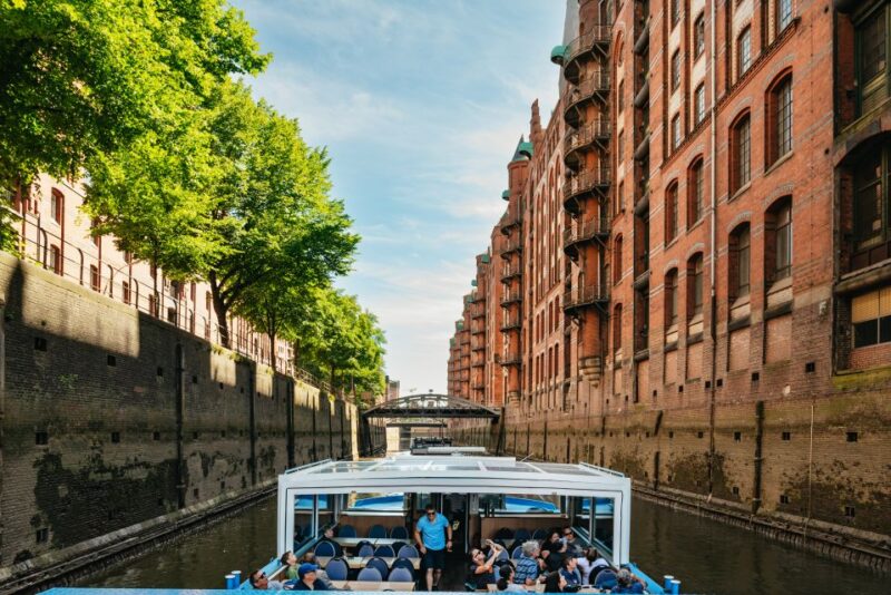 Hamburg: 1.5-Hour Harbor and Speicherstadt Day Cruise - Key Points